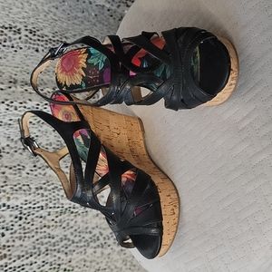 Appeal black cutout Wedges